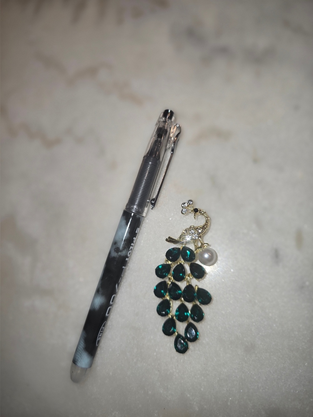 NWOT Aratta Anika Peacock Pin. Emerald Green - Picture 3 of 4